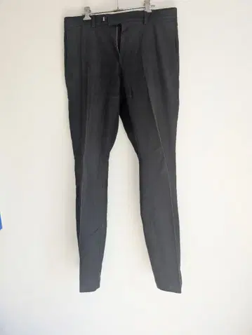 BOSS 스트라이프 블랙 슬랙스