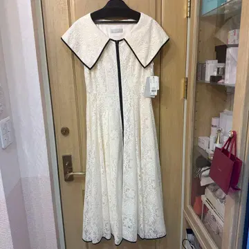 새상품 택 포함 셀포드 아이보리 빅 칼라 레이스 원피스