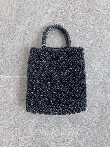 와이어 백 비즈 블랙 핸드백