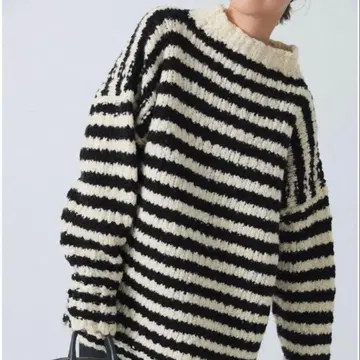 새상품급 IENA BLACK 하이넥 보더 니트 이에나 블랙