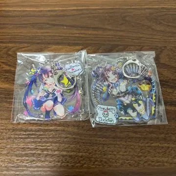 Strawberry Skeleton 아크릴 키링 2개 세트