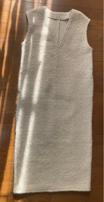 andme 슬리브리스 원피스