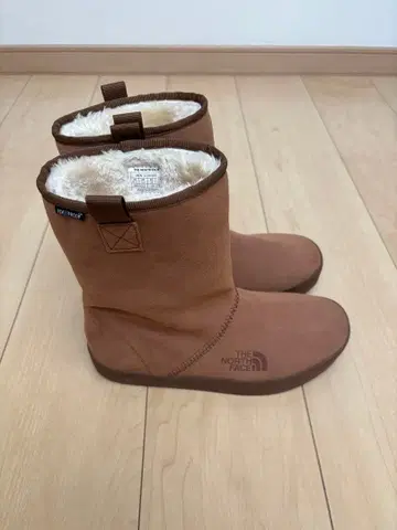 THE NORTH FACE 브라운 스웨이드 숏부츠