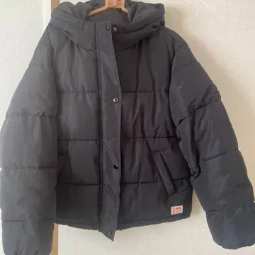 jaVa. 블랙 다운 자켓 후드 부착