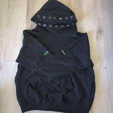 요네즈켄시 티스 군 후드티 HYPE