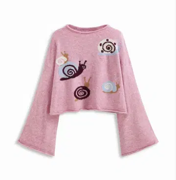 Snail 패턴 플레어 슬리브 스웨터