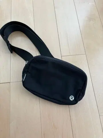 lululemon 블랙 바디백