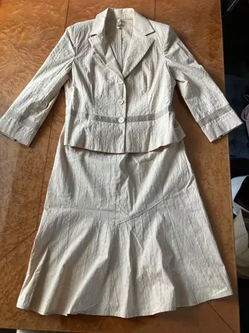 아이보리 자켓 스커트 세트