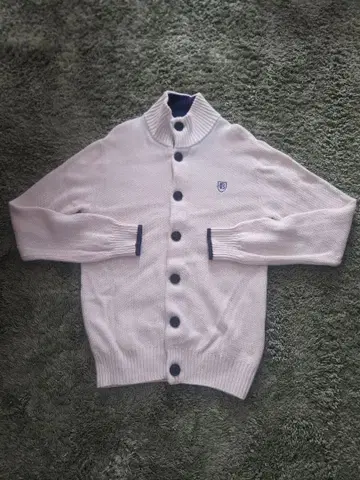 BLACK LABEL 버튼 달린 가디건