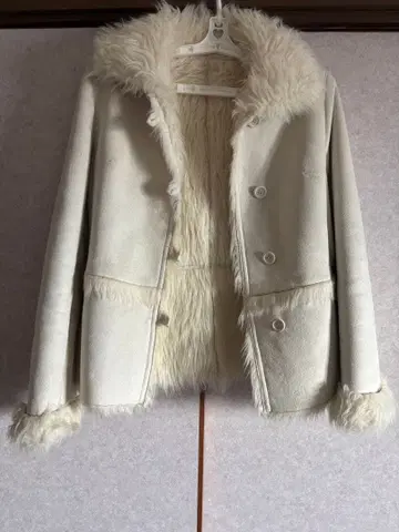 리즈리사 페이크 무스탕 코트