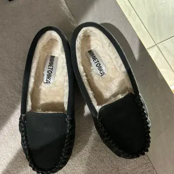 미네통카 블랙 모카신 22