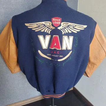 고품질 VAN JAC 바시티 자켓 네이비/브라운