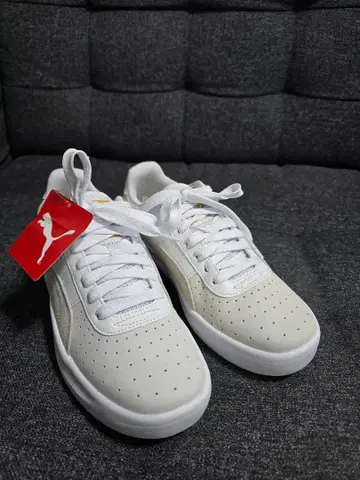 PUMA 스니커즈 화이트/크림 [ 미사용 새상품/얼룩 있음 ]