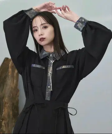 HARE 하레 라메 아트 자카드 절개 셔츠 블라우스