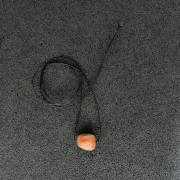 [미사용 새상품] 선스톤 목걸이 남녀 공용 요건 레일 좋아하시는 분