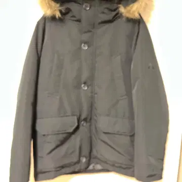 퍼 달린 후드의 블랙 다운 자켓 GERRY