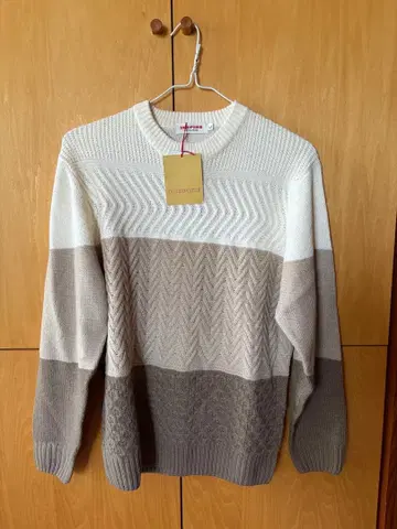 INSPIRE 니트 스웨터 L 사이즈 화이트 베이지 그레이