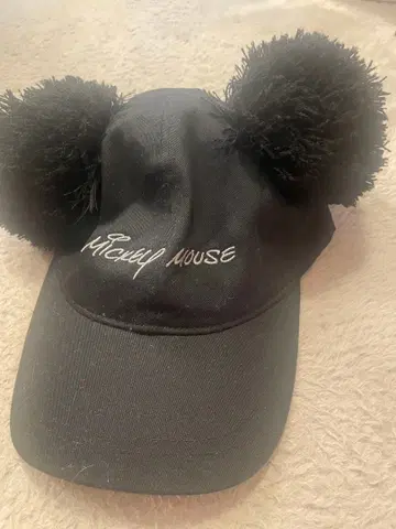 미키마우스 폼폼 포함 캡 블랙
