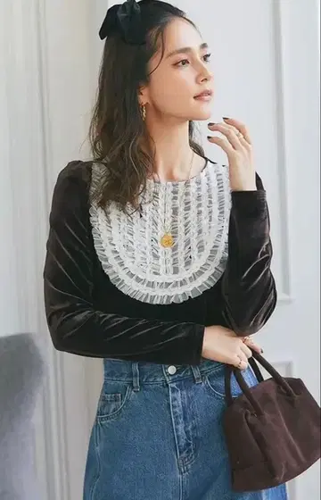 세븐틴 튤 프릴 벨로아 상의 브라운 새상품