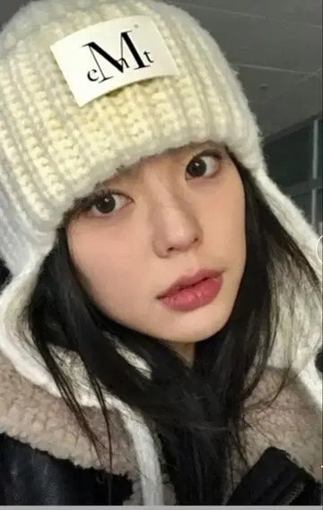 MUCENT 무센트 화이트 니트 모자 한국