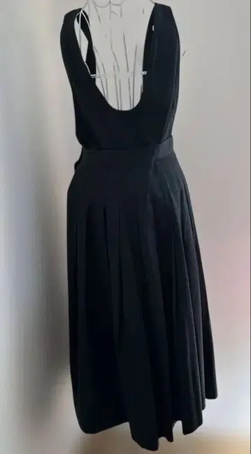 RIM.ARK 오버롤 스커트 네이비