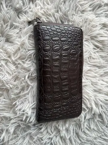 크로커다일 무늬 가죽 장지갑