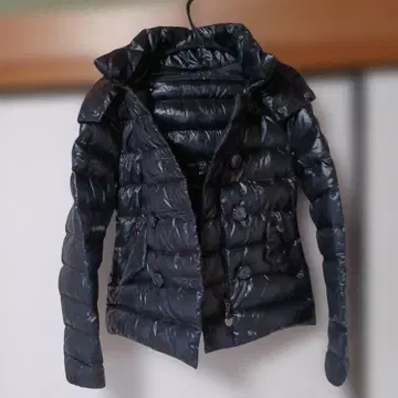 MONCLER 블랙 다운 자켓 후드 부착