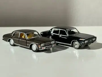 토미카 리미티드 크라운 2대 세트 브라운 블랙 MS60 80