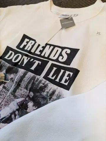 스트레인저 씽스 XL 트레이닝복 화이트