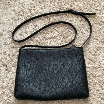 블랙 가죽 숄더백