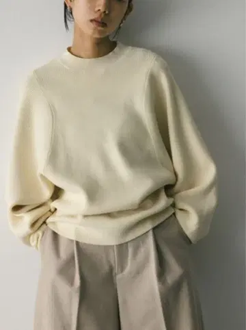 새상품 스타일 믹서기 아이보리 긴팔 니트 스웨터 프리 사이즈