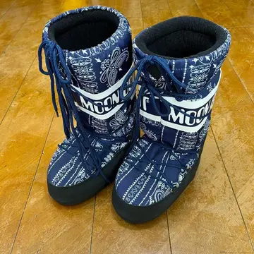 MOON BOOT 페이즐리 무늬 네이비 25.5cm