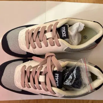 모즈 스니커즈 24.5cm 미사용 새상품 무료배송