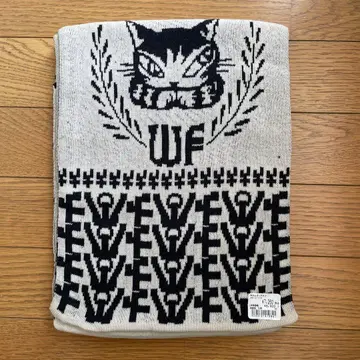 와치필드 다얀 디자인 아크릴 머플러