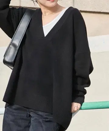 MUSIC DEEP V 루즈 풀오버