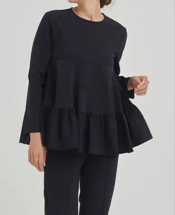 새상품급 yori 티어드 스트레치 블라우스 블랙 38 세레모니