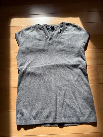 타미힐피거 그레이 V넥 스웨터