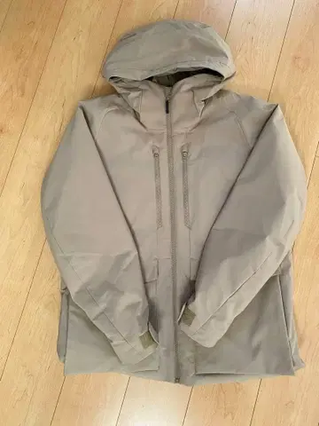 [새상품급] 유니클로 하이브리드 다운 파카 2022년 모델 M사이즈