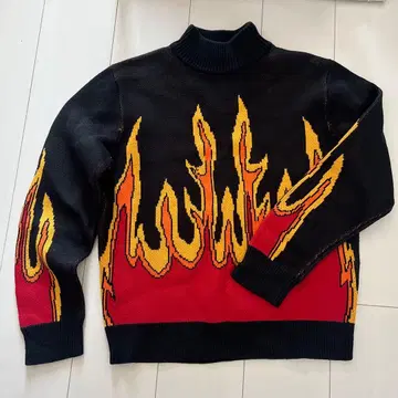 KOBINAI 프레임 디자인 터틀넥 니트