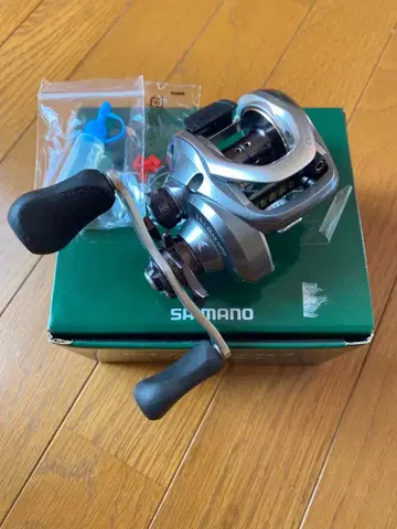 시마노 15 CURADO 200pg 우측 핸들