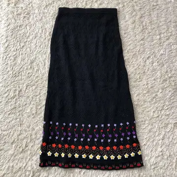 니트 자수 롱 스커트