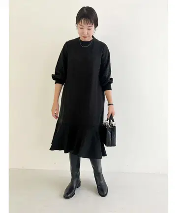 F by ROSSO 밑단 플레어 원피스 차콜