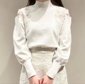 SNIDEL 시어 자카드 자수 풀오버 스나이델