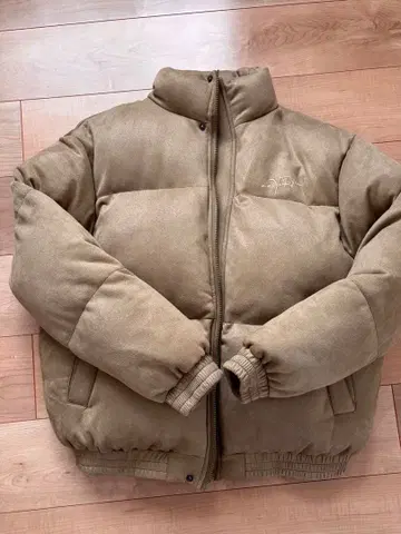 베이지 다운 자켓