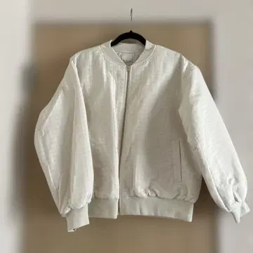 Te chi chi 화이트 퀼팅 자켓