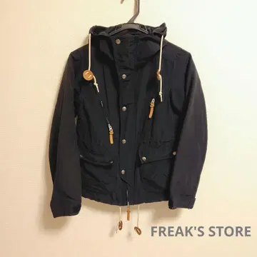 프릭스스토어 네이비 후드 부착 마운틴 파카