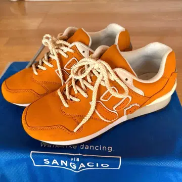 뉴-즈 오렌지 스니커즈 22.5cm 산가치오 SANGACIO