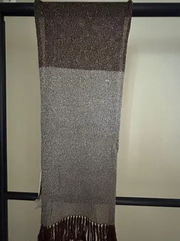 반짝이고 세련된 스톨 브라운 계열 일본 의류, 서양 의류에 미사용