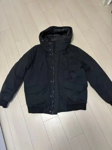 AMERICAN EAGLE 블랙 다운 자켓 L 사이즈