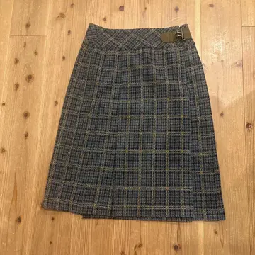 NICE CLAUP 울 90% 체크 무늬 스커트